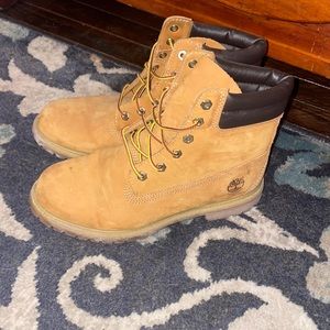 Size 9 men’s timberland boots like new